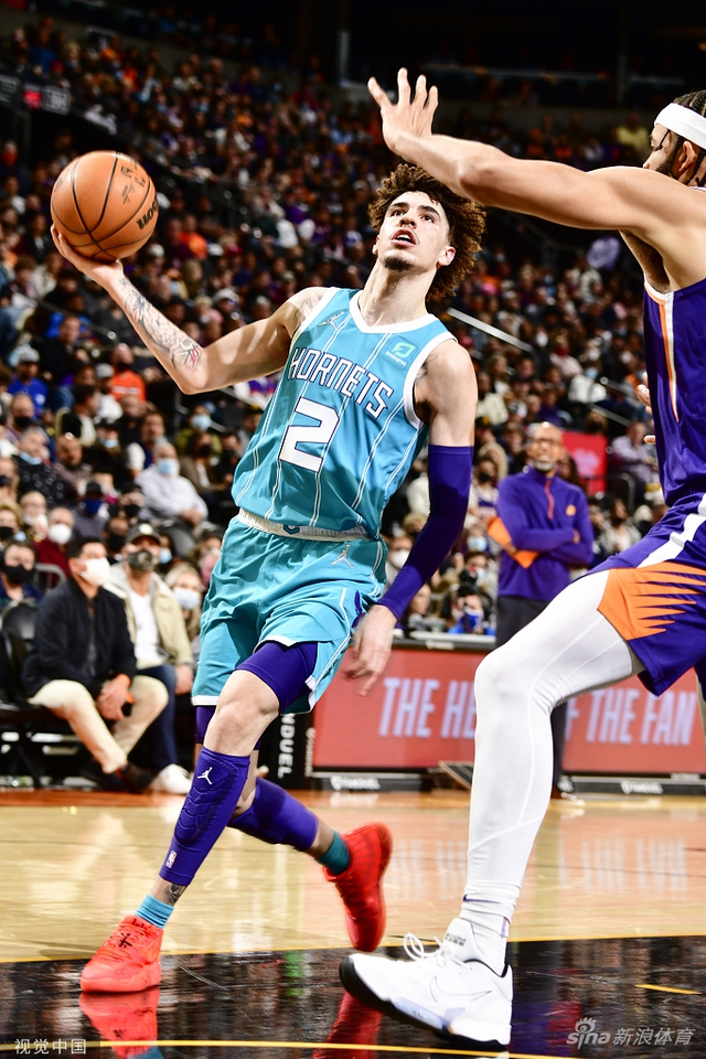 位奠定了坚 位奠定了坚