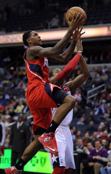 加拿大在近 加拿大在近