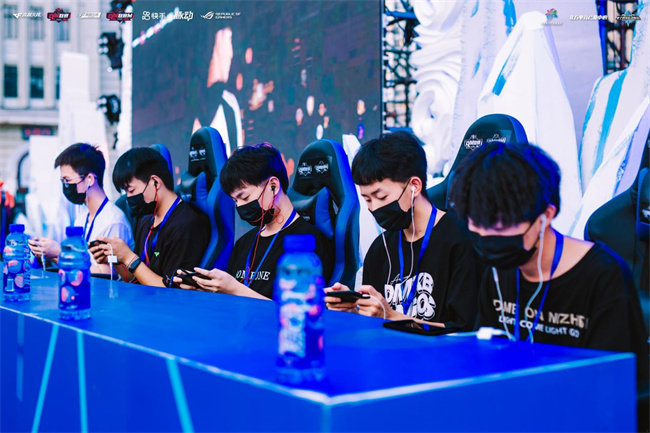 仅决定年轻 仅决定年轻